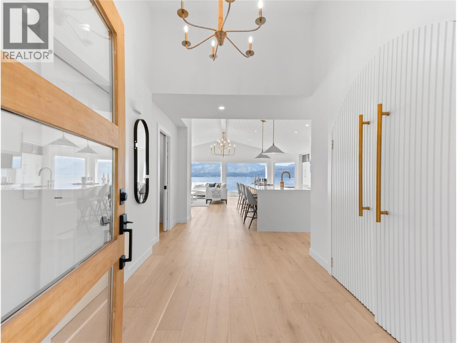 5538 Lakeshore Road, Kelowna, British Columbia  V1W 4J4 - Photo 8 - 10379821