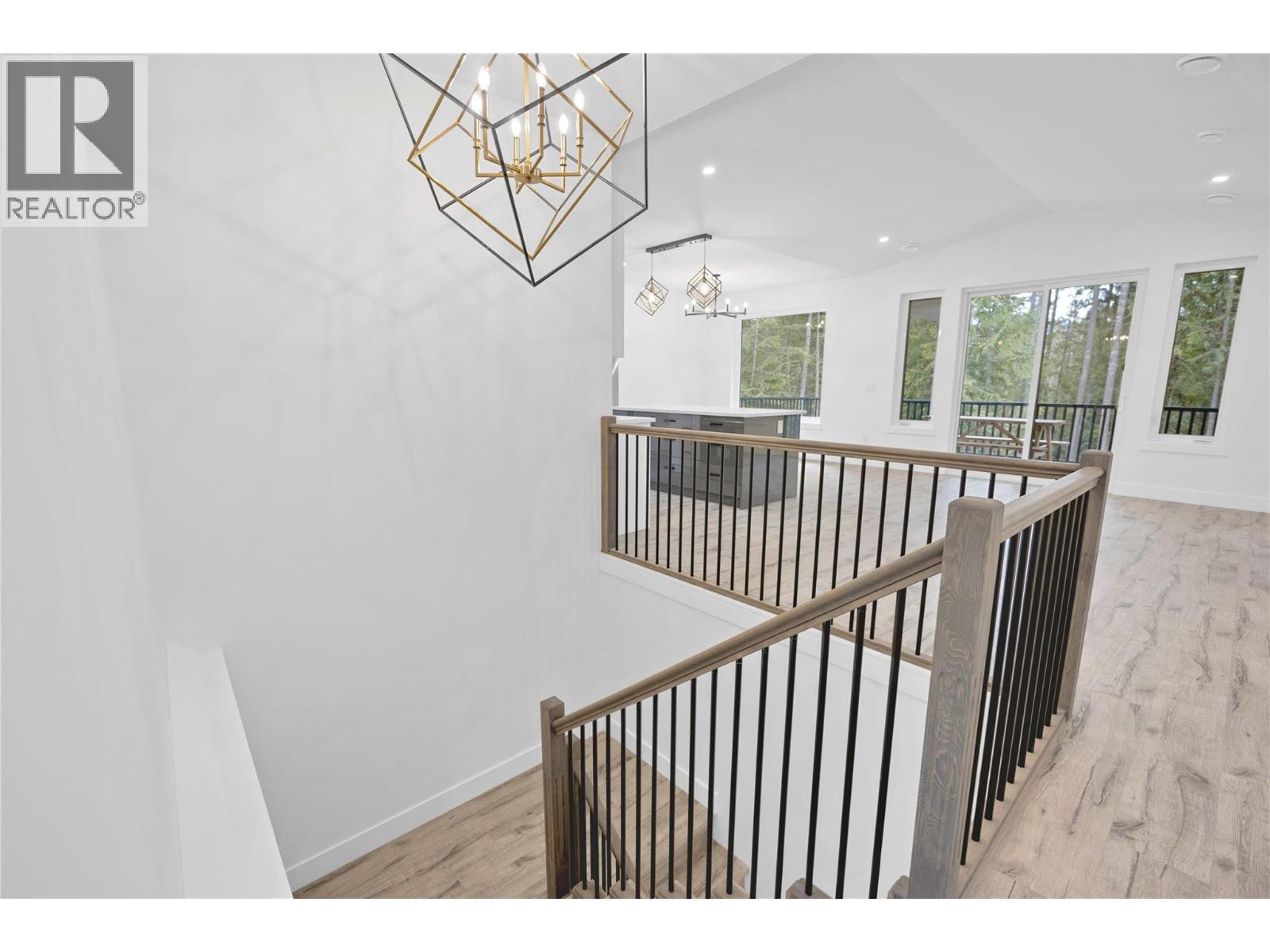 7279 Birch Close, Anglemont, British Columbia  V0E 1M8 - Photo 23 - 10379988