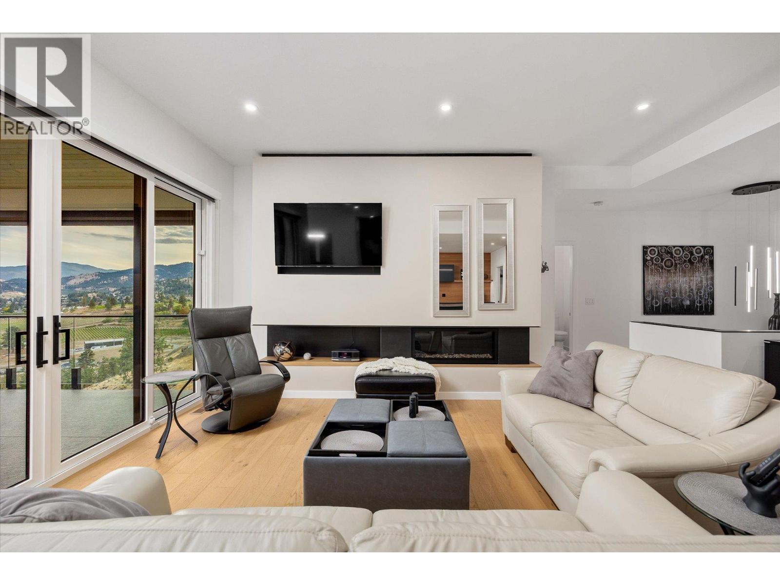 17499 Sanborn Street, Summerland, British Columbia  V0H 1Z0 - Photo 11 - 10379928