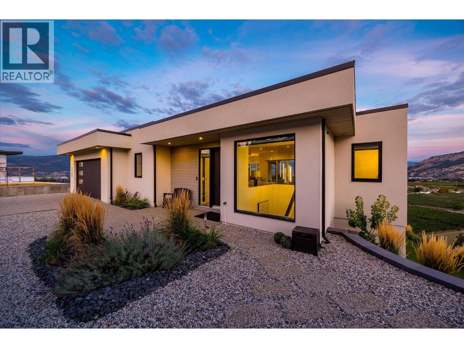 17499 Sanborn Street, Summerland, British Columbia  V0H 1Z0 - Photo 2 - 10379928