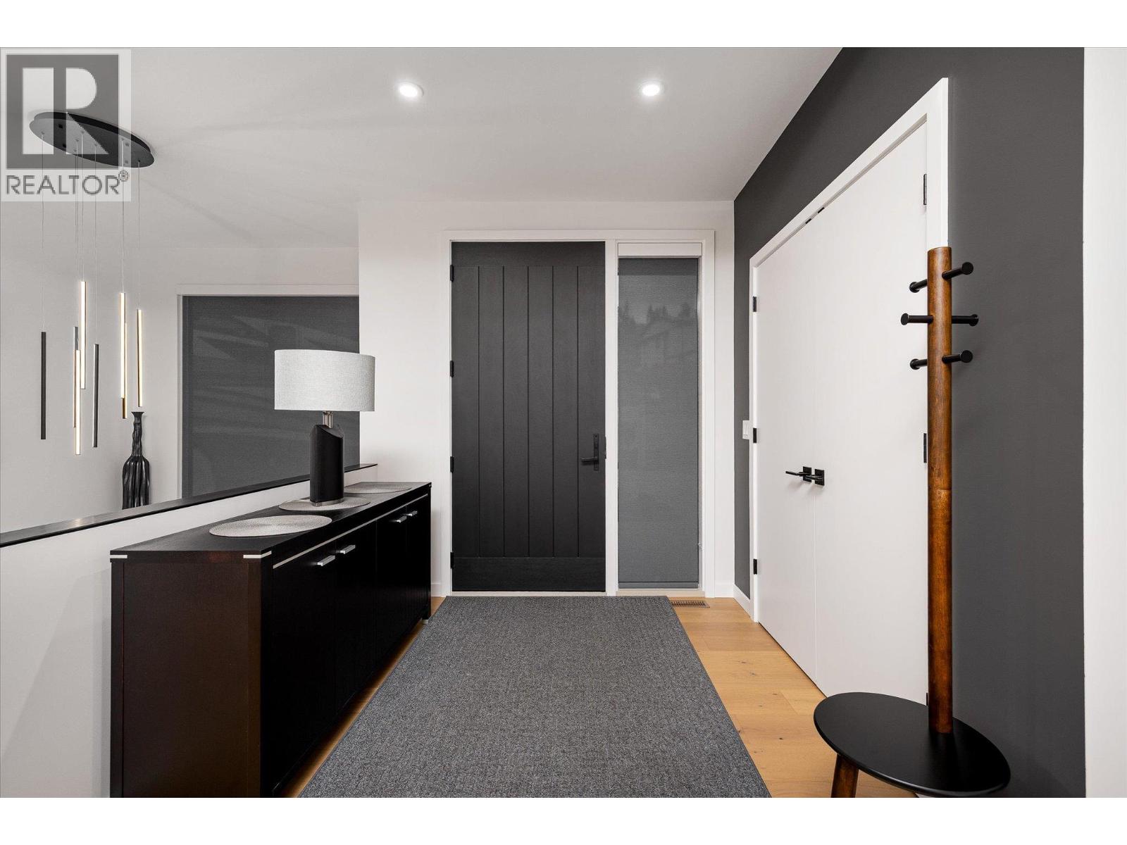 17499 Sanborn Street, Summerland, British Columbia  V0H 1Z0 - Photo 4 - 10379928