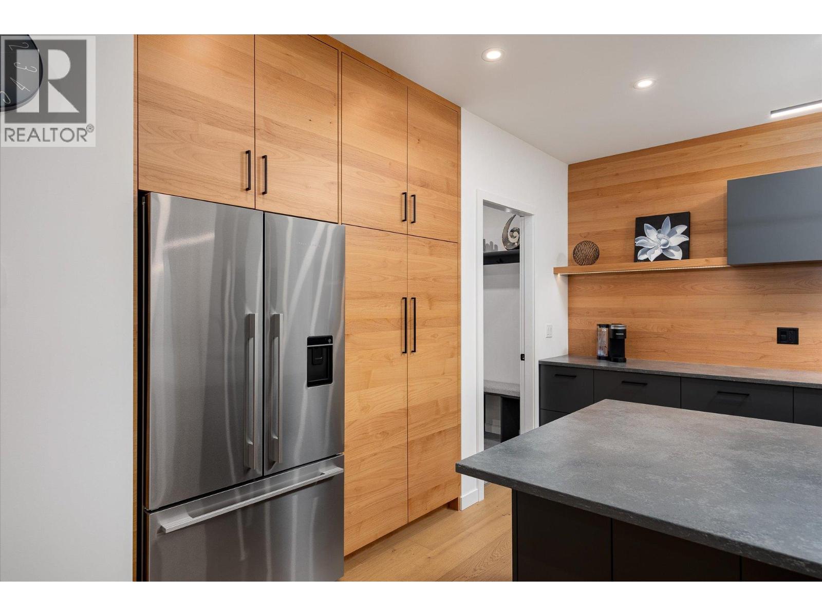 17499 Sanborn Street, Summerland, British Columbia  V0H 1Z0 - Photo 8 - 10379928