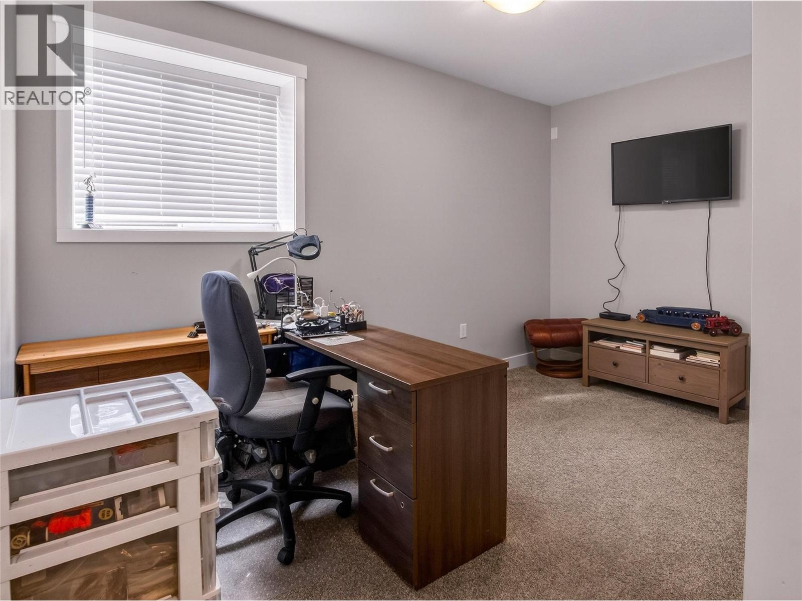 2070 Lawrence Avenue, Penticton, British Columbia  V2A 9G6 - Photo 33 - 10378250