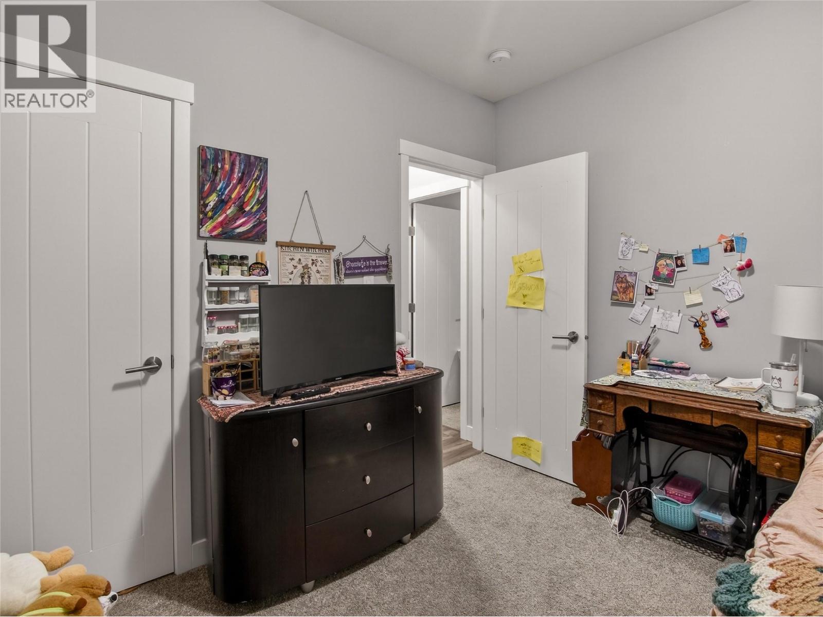 2070 Lawrence Avenue, Penticton, British Columbia  V2A 9G6 - Photo 52 - 10378250