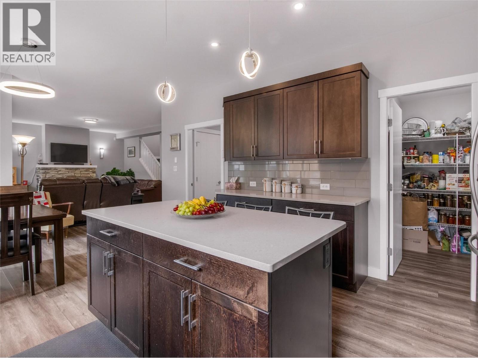 2070 Lawrence Avenue, Penticton, British Columbia  V2A 9G6 - Photo 7 - 10378250