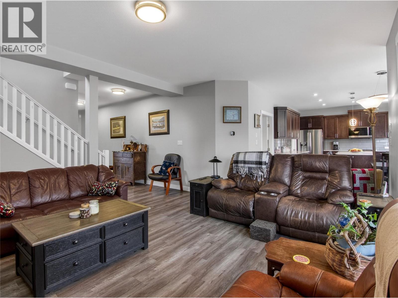 2070 Lawrence Avenue, Penticton, British Columbia  V2A 9G6 - Photo 8 - 10378250