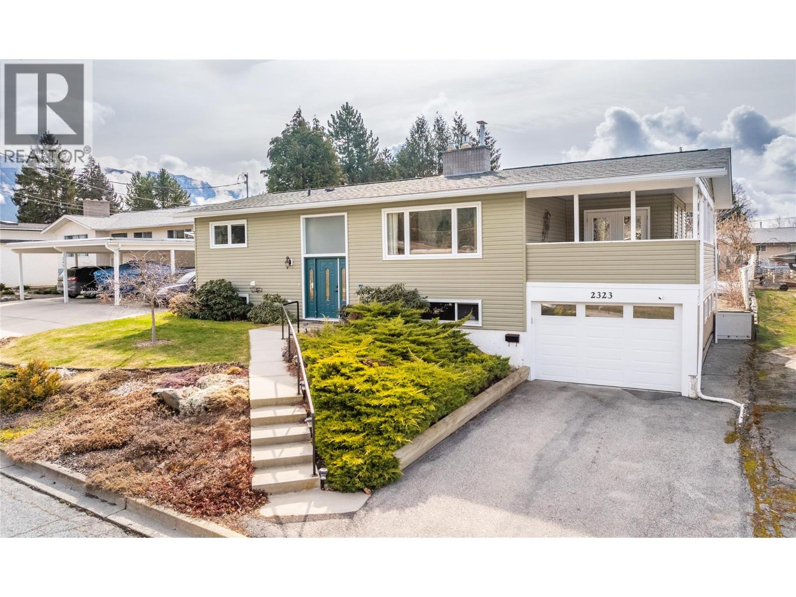 2323 Birch Street, creston, British Columbia