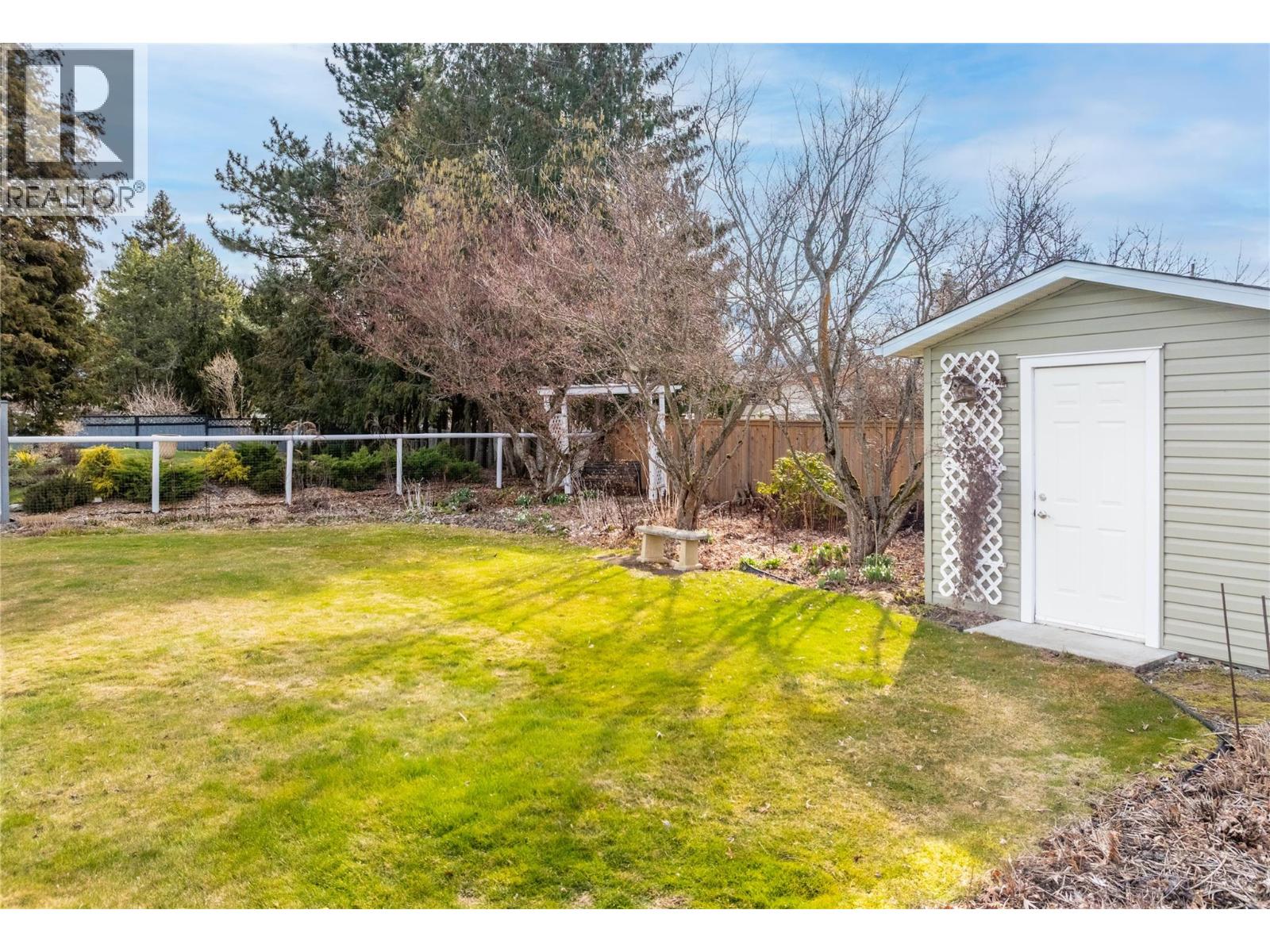 2323 Birch Street, Creston, British Columbia  V0B 1G0 - Photo 8 - 10379551