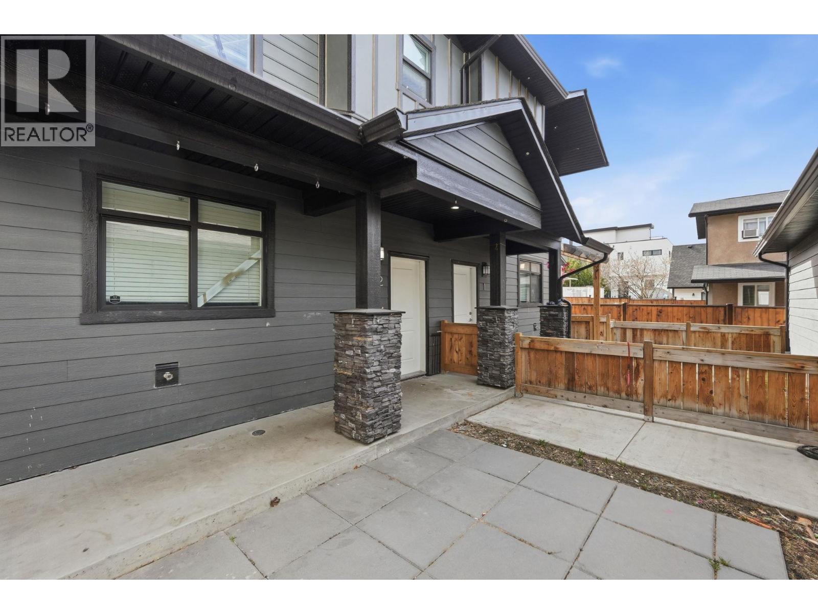 722 Coopland Crescent Unit# 2, Kelowna, British Columbia  V1Y 2V1 - Photo 3 - 10379010