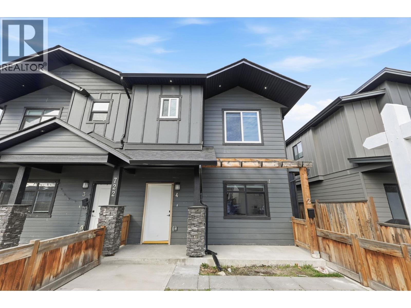 722 Coopland Crescent Unit# 4, Kelowna, British Columbia  V1Y 2V1 - Photo 2 - 10378986