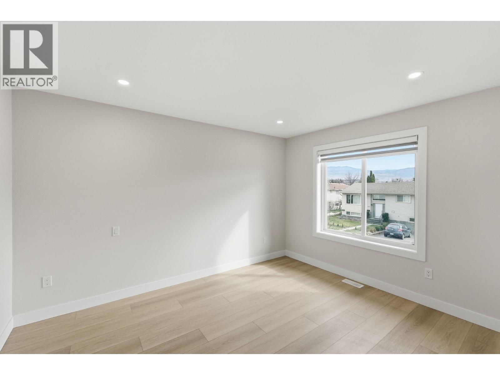 722 Coopland Crescent Unit# 4, Kelowna, British Columbia  V1Y 2V1 - Photo 24 - 10378986