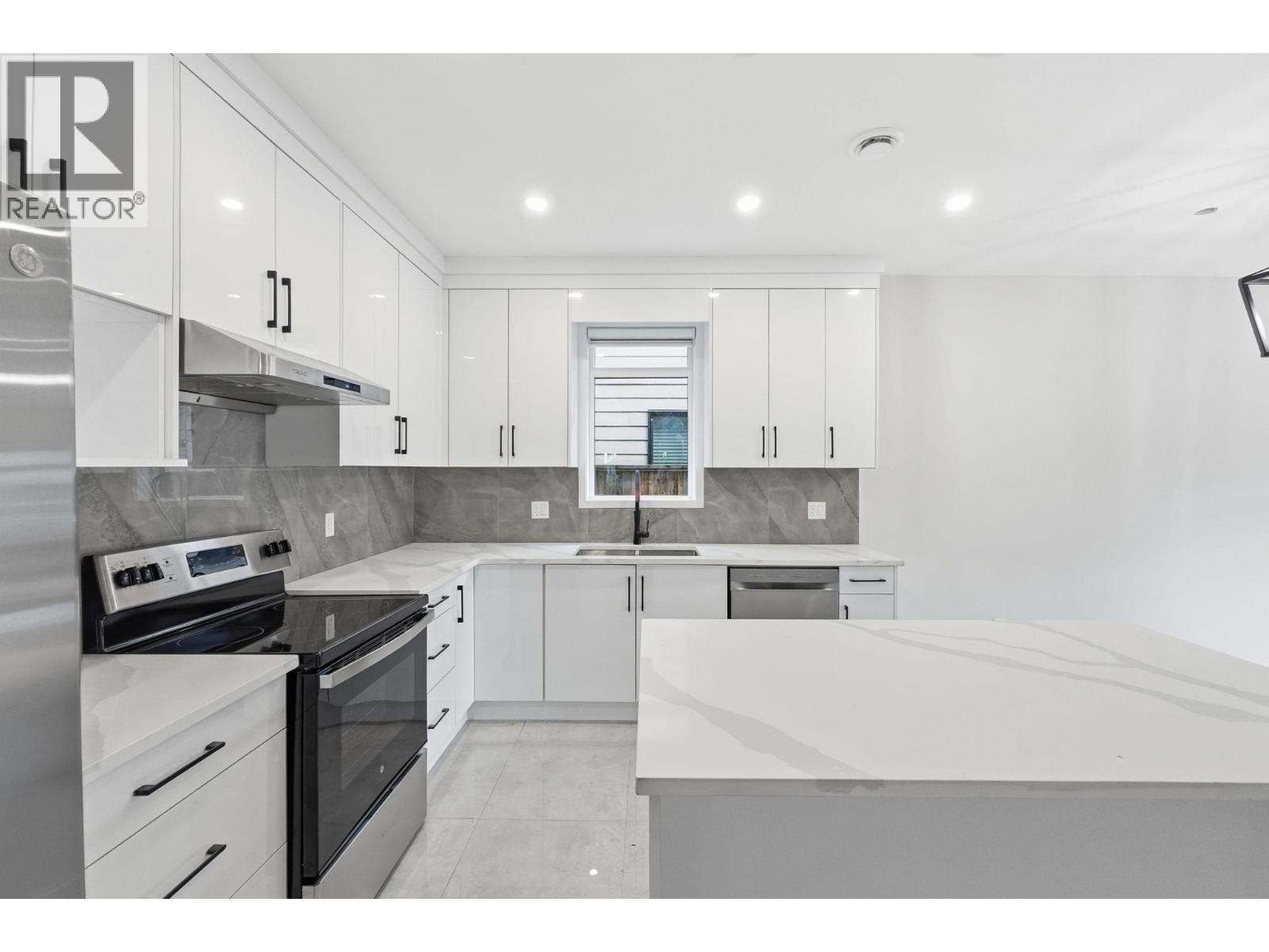 722 Coopland Crescent Unit# 4, Kelowna, British Columbia  V1Y 2V1 - Photo 8 - 10378986