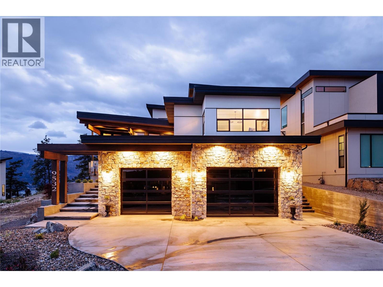 9532 Benchland Drive, Lake Country, British Columbia  V4V 2T4 - Photo 3 - 10379725