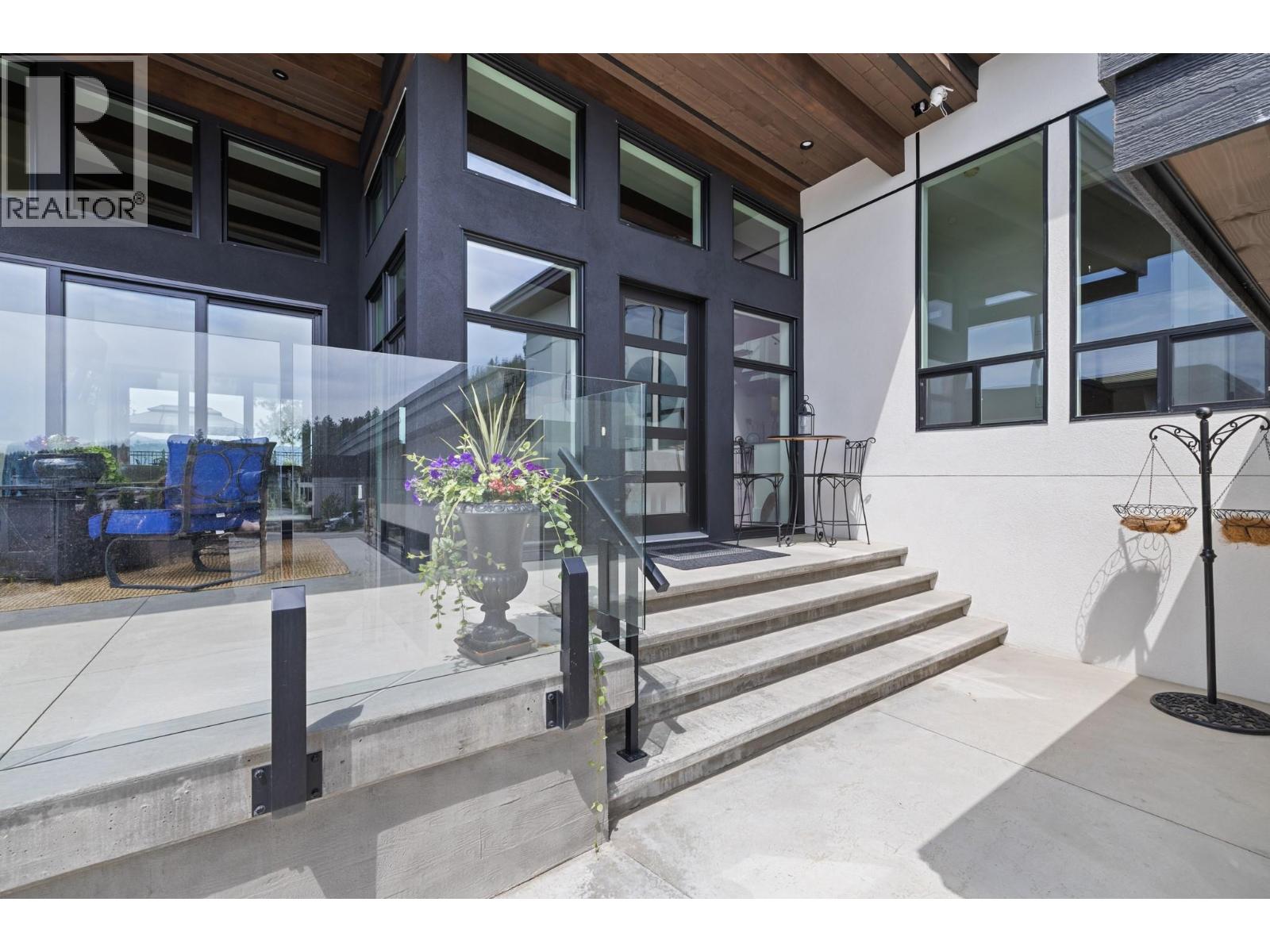 9532 Benchland Drive, Lake Country, British Columbia  V4V 2T4 - Photo 5 - 10379725