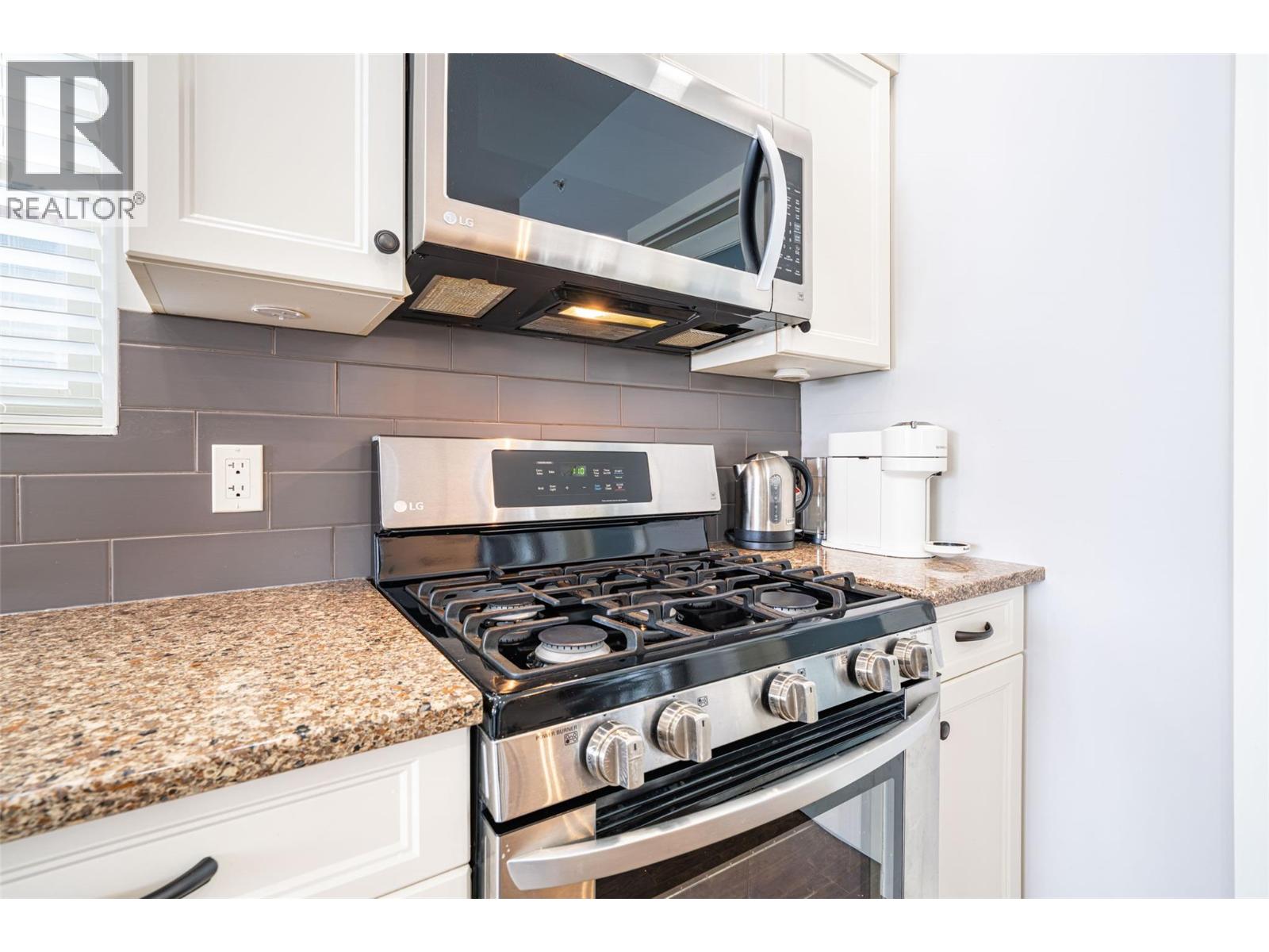 2444 York Avenue Unit# 27, Armstrong, British Columbia  V4Y 0Y3 - Photo 13 - 10379798
