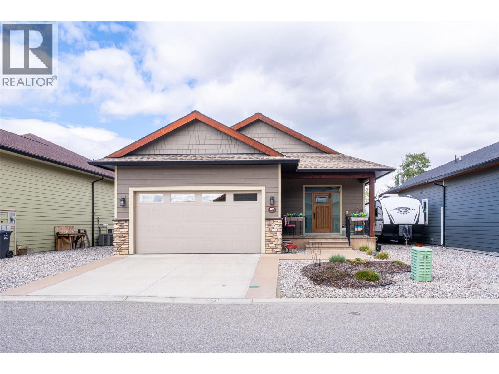 2444 York Avenue Unit# 27, Armstrong, British Columbia  V4Y 0Y3 - Photo 2 - 10379798