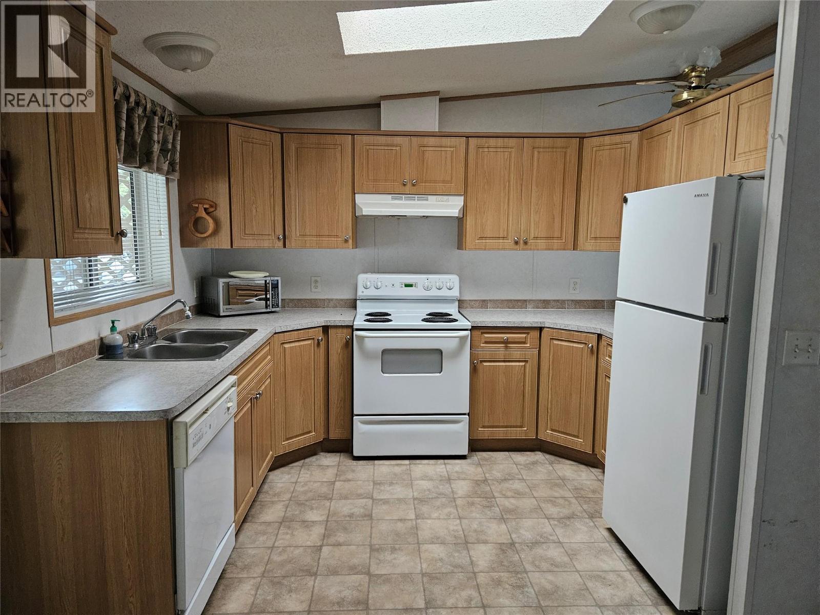 225 Granby Drive, Edgewood, British Columbia  V0G 1J0 - Photo 4 - 10379959