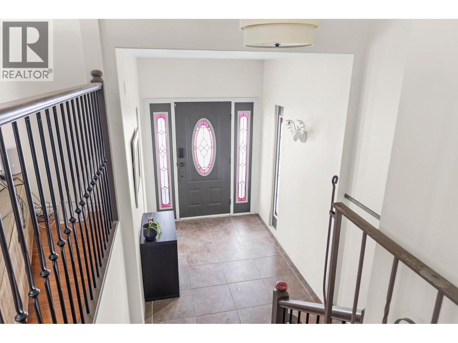 2001 Gallagher Road, Kelowna, British Columbia  V1P 1G8 - Photo 2 - 10379881