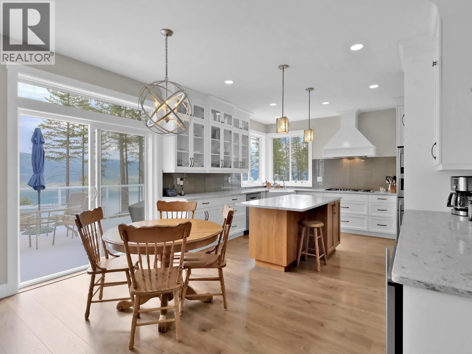 7255 Dunwaters Road, Kelowna, British Columbia  V1Z 3W4 - Photo 10 - 10379923