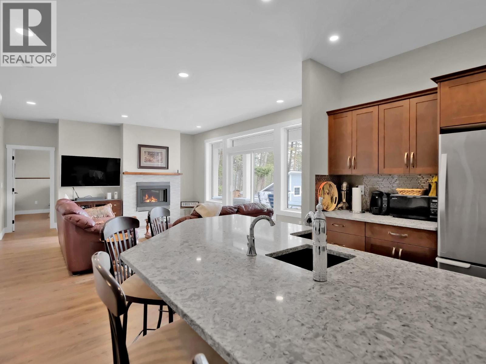 7255 Dunwaters Road, Kelowna, British Columbia  V1Z 3W4 - Photo 33 - 10379923