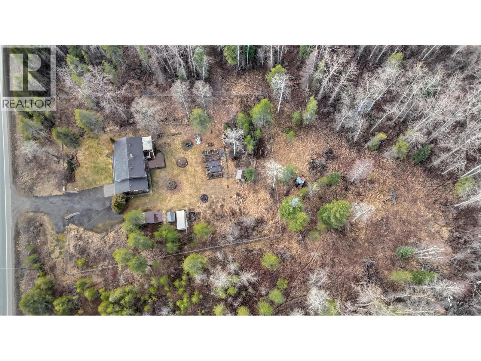 9250 Highway 3 & 95, Yahk, British Columbia  V0B 2P0 - Photo 12 - 10379953