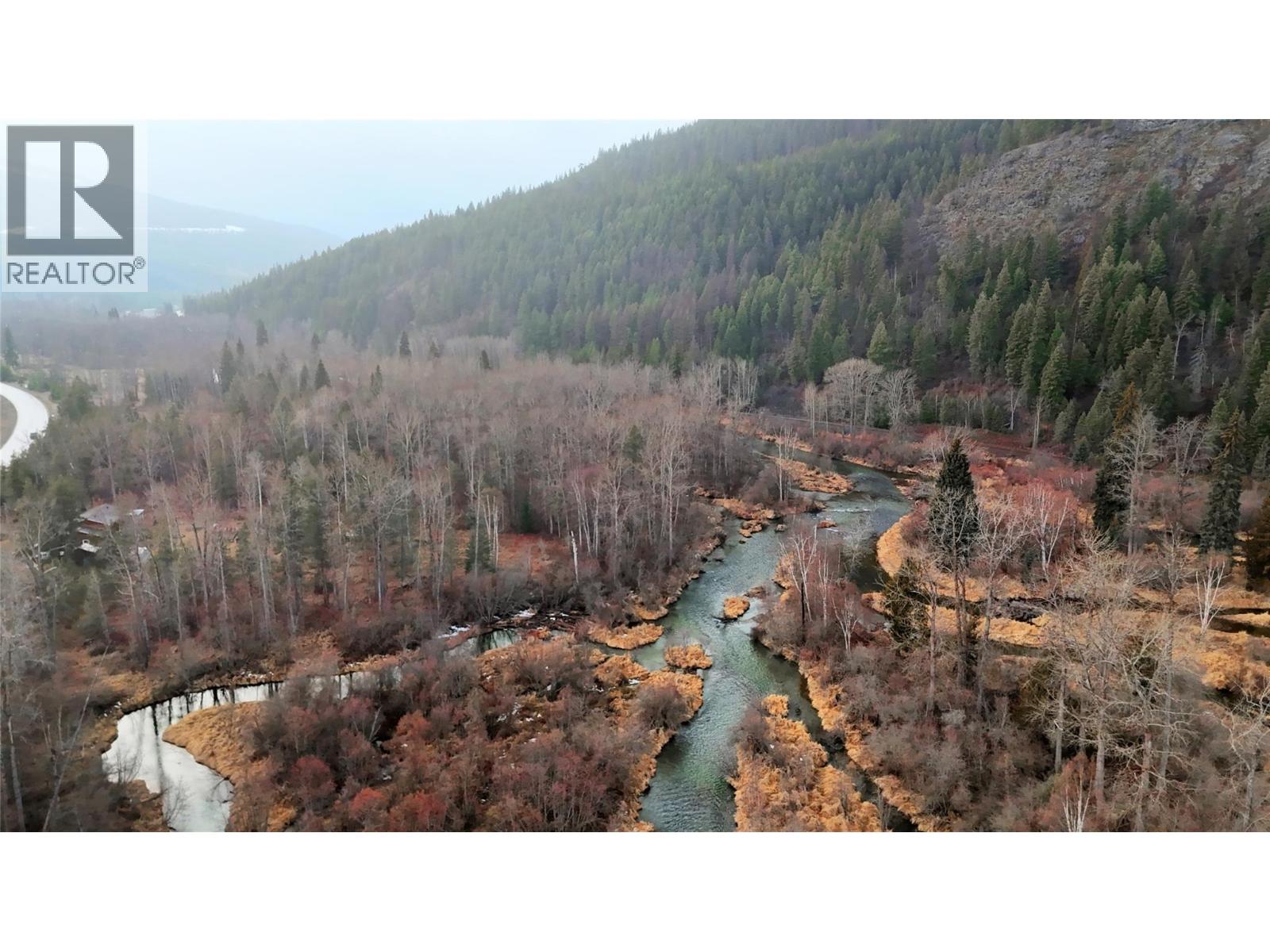 9250 Highway 3 & 95, Yahk, British Columbia  V0B 2P0 - Photo 13 - 10379953
