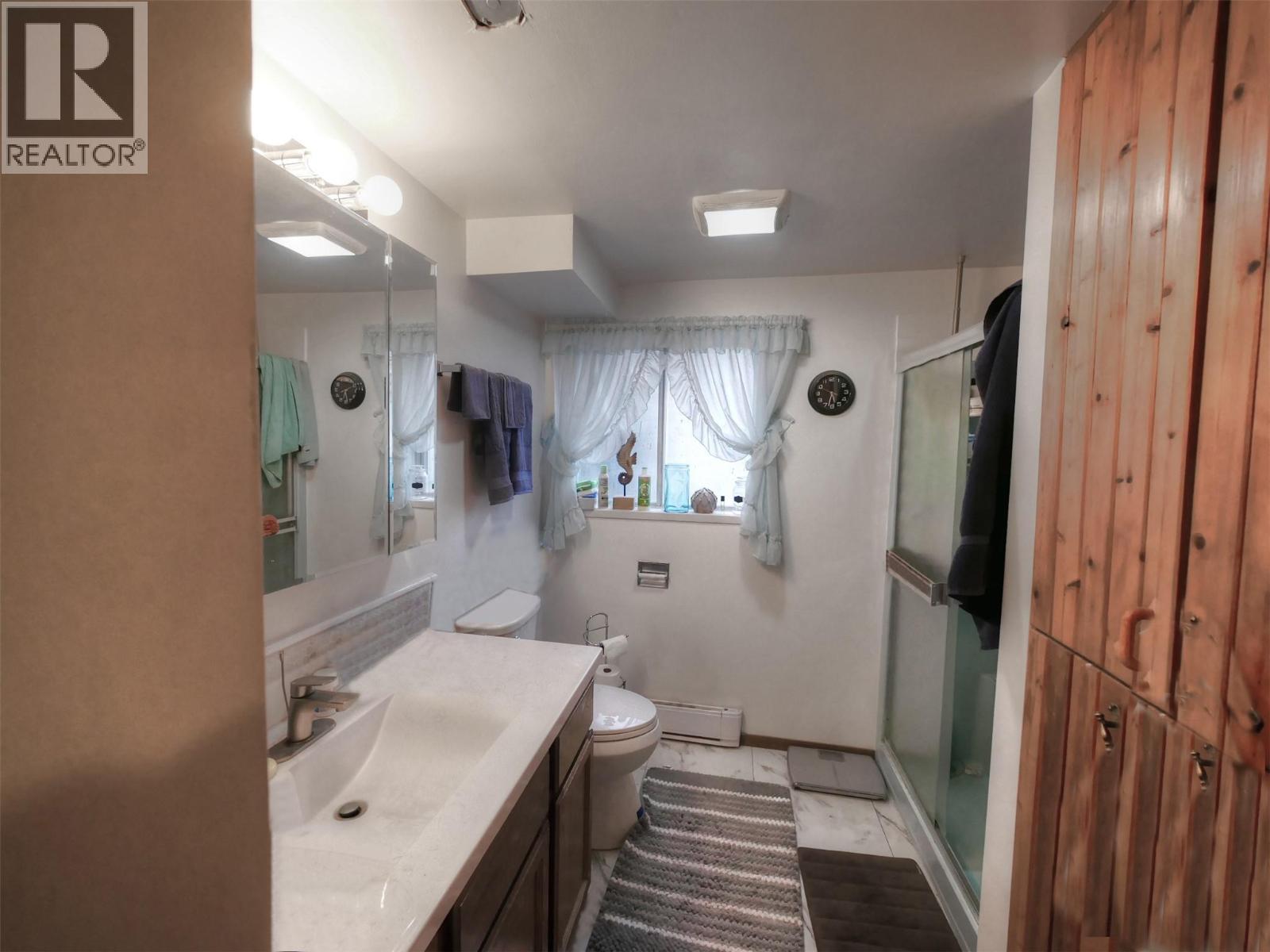 9250 Highway 3 & 95, Yahk, British Columbia  V0B 2P0 - Photo 8 - 10379953