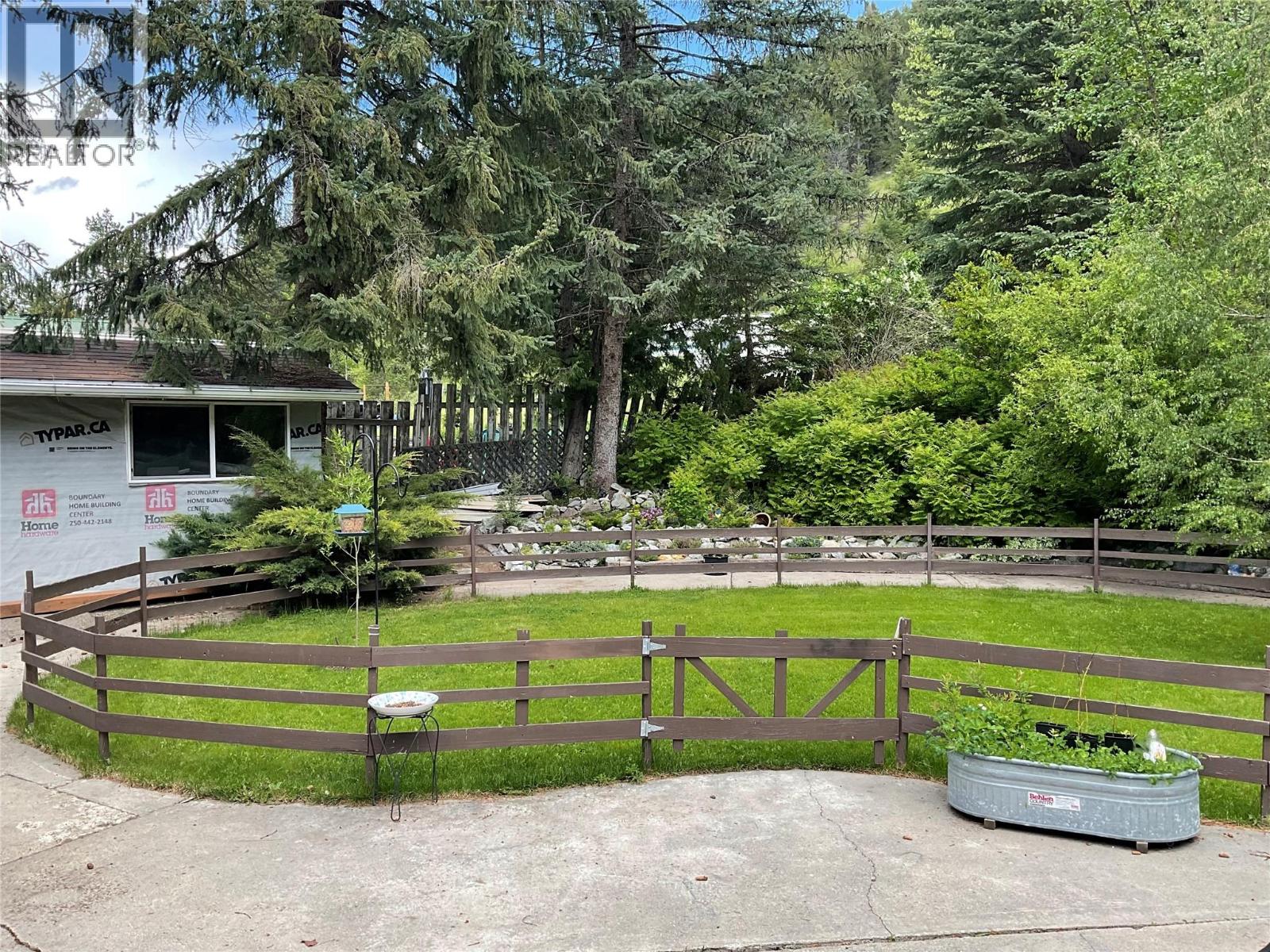 356 Marguerite Avenue, Greenwood, British Columbia  V0H 1J0 - Photo 2 - 10380046