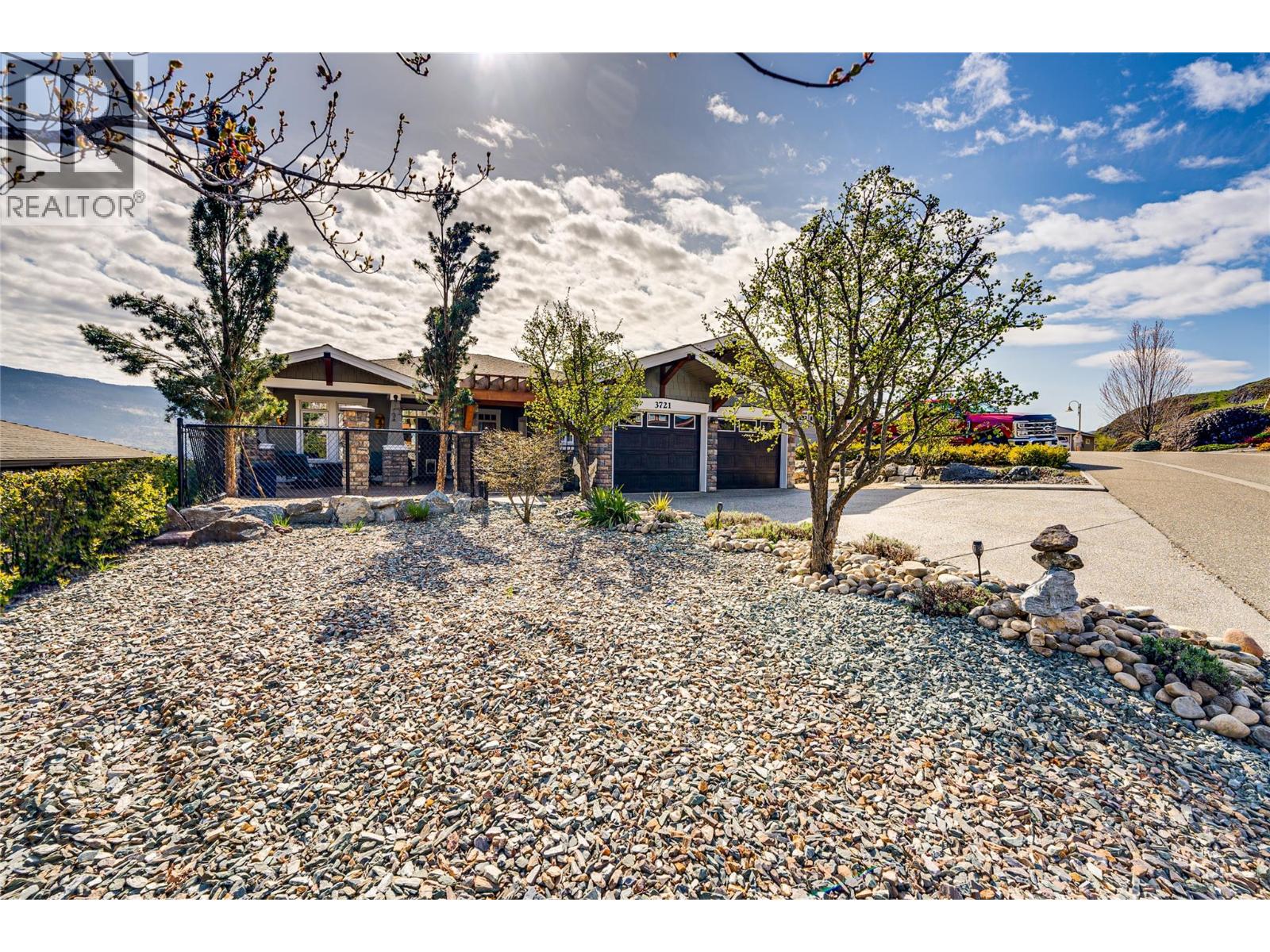 3721 Razorback Court, Vernon, British Columbia  V1T 9W4 - Photo 3 - 10379909