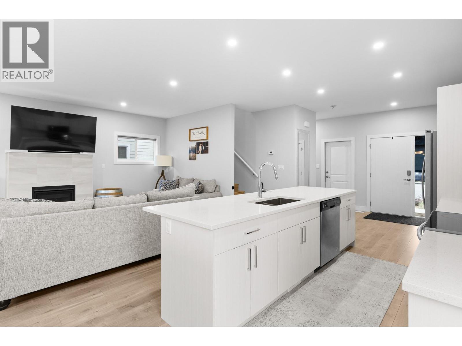 3735 Inverness Road, West Kelowna, British Columbia  V4T 3N2 - Photo 5 - 10378362