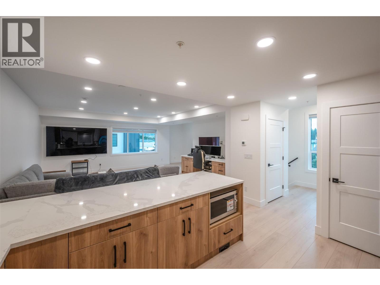 10615 Elliott Street Unit# 108, Summerland, British Columbia  V0H 1Z2 - Photo 8 - 10380067