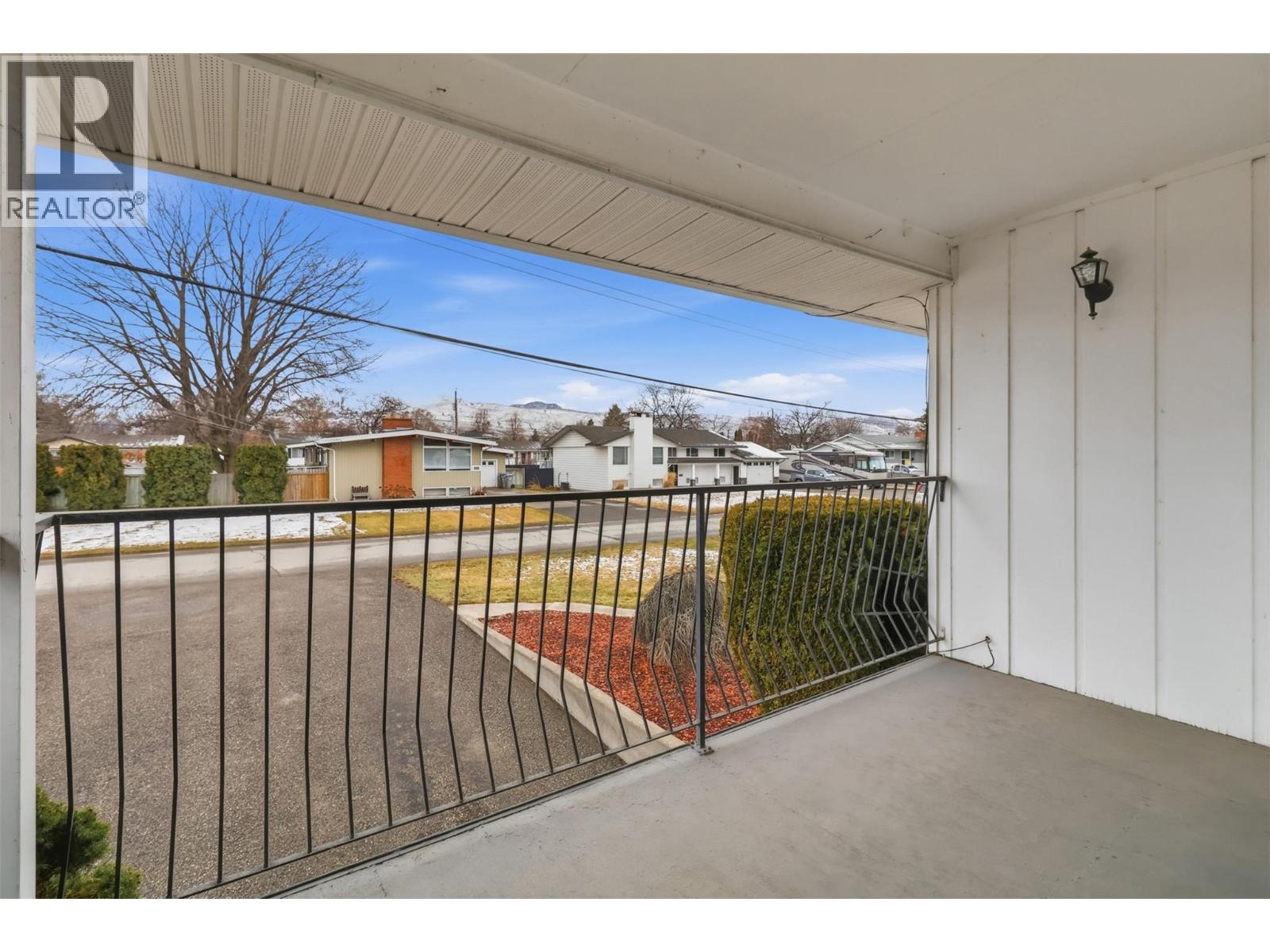 2460 Briarwood Avenue, Kamloops, British Columbia  V2B 4Z9 - Photo 14 - 10380069