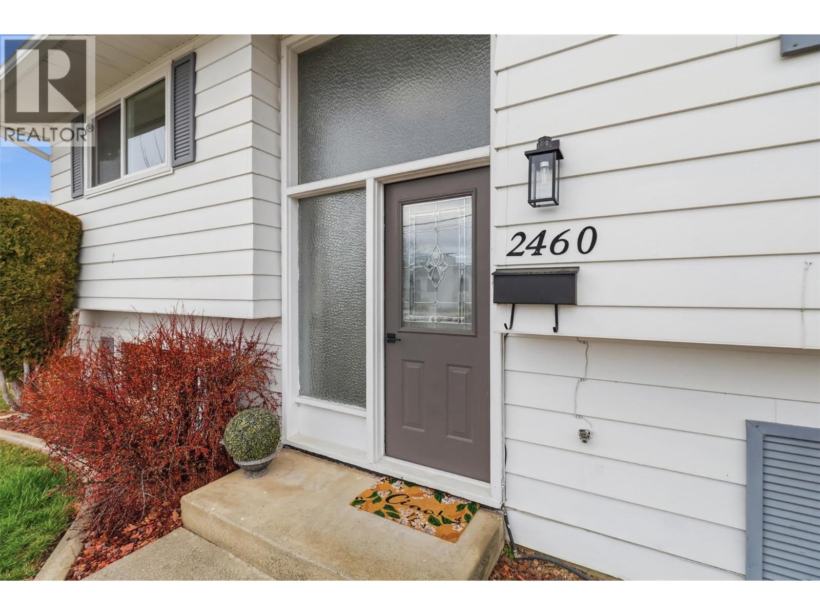 2460 Briarwood Avenue, Kamloops, British Columbia  V2B 4Z9 - Photo 2 - 10380069