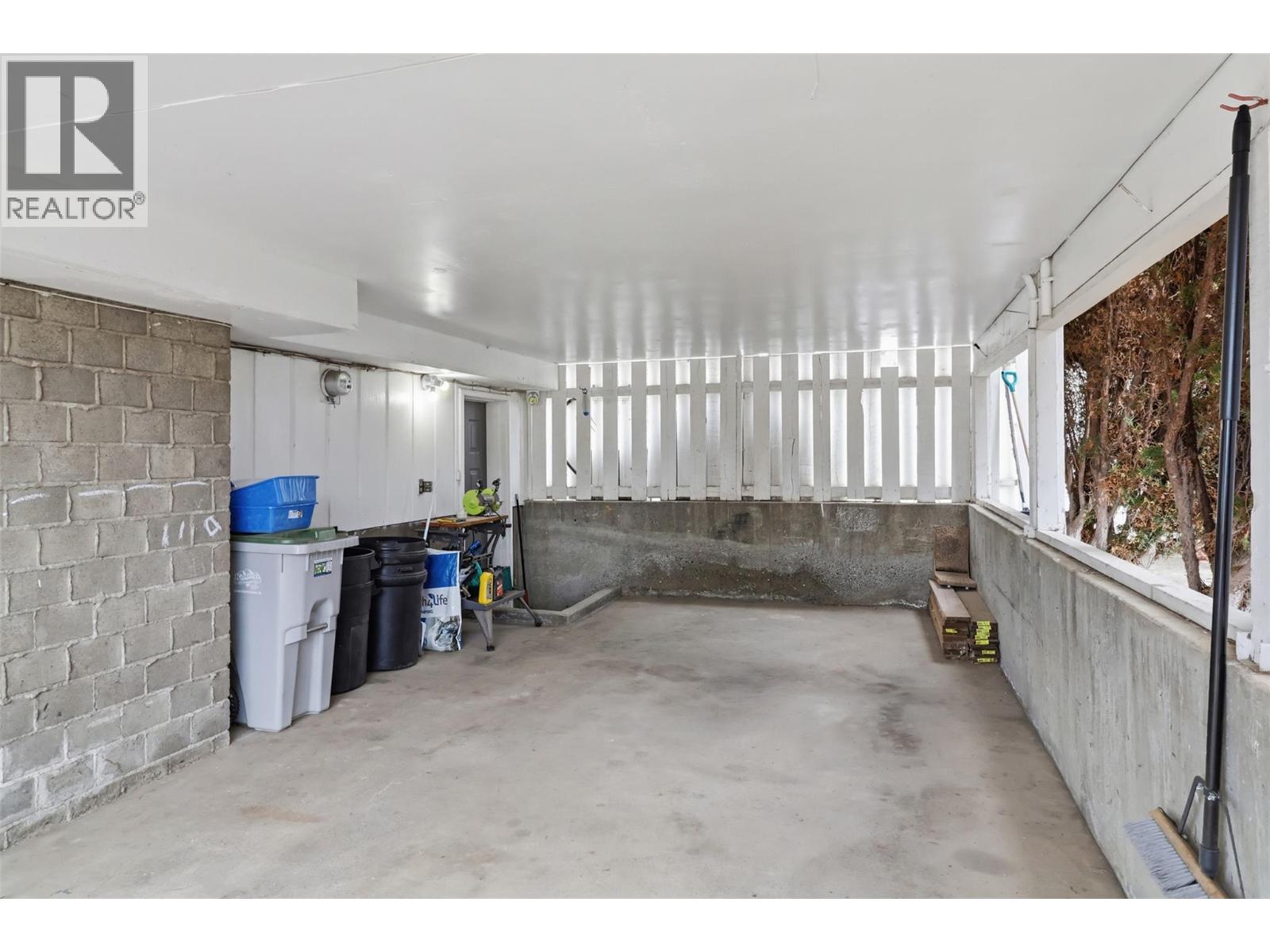 2460 Briarwood Avenue, Kamloops, British Columbia  V2B 4Z9 - Photo 39 - 10380069