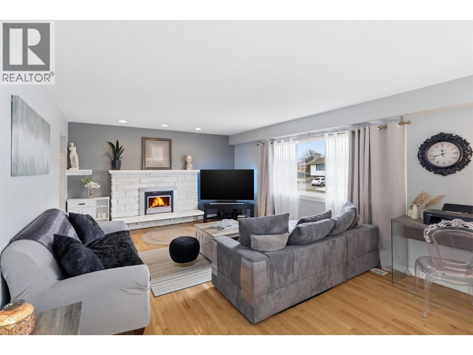 2460 Briarwood Avenue, Kamloops, British Columbia  V2B 4Z9 - Photo 4 - 10380069