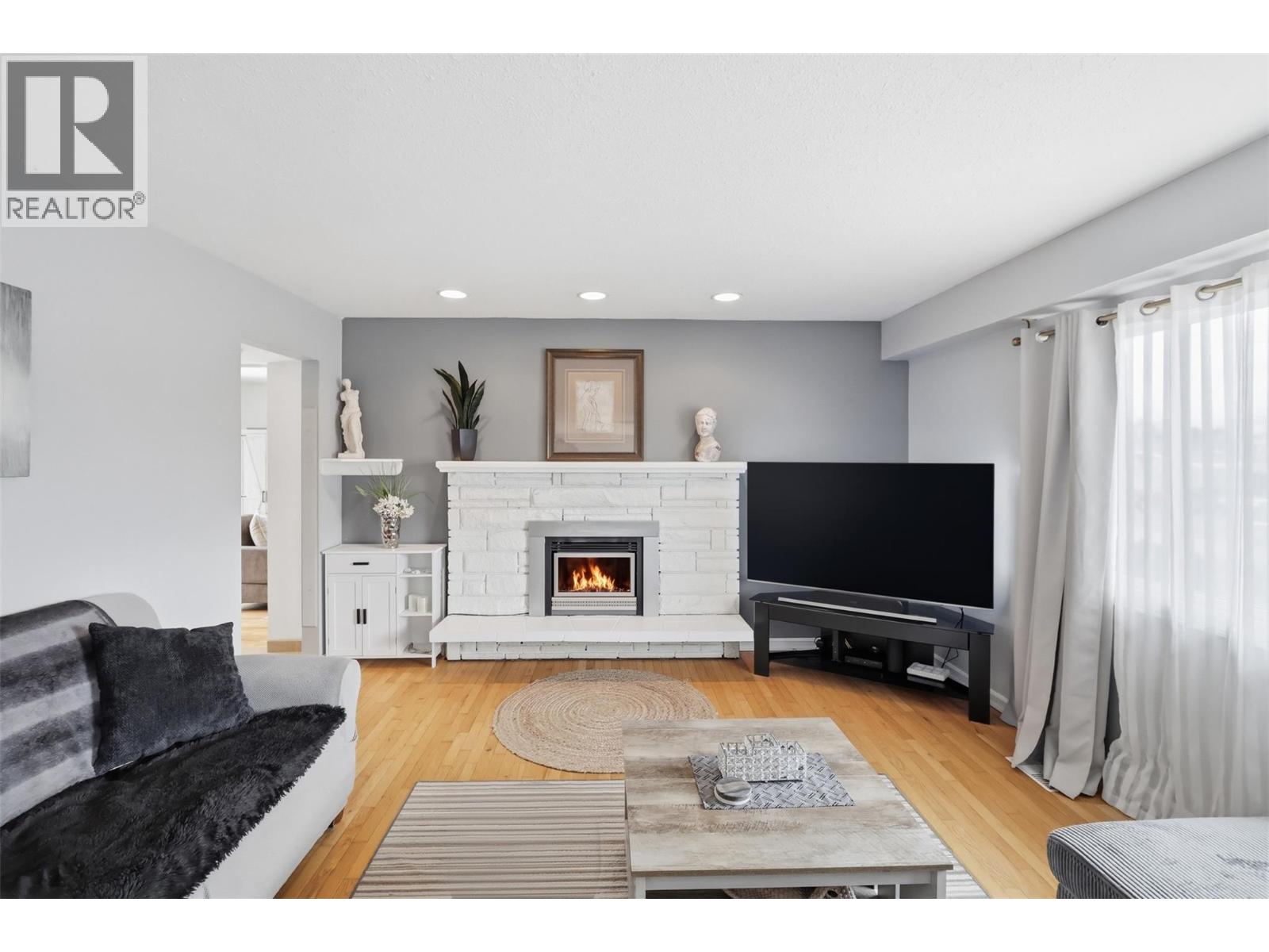 2460 Briarwood Avenue, Kamloops, British Columbia  V2B 4Z9 - Photo 5 - 10380069