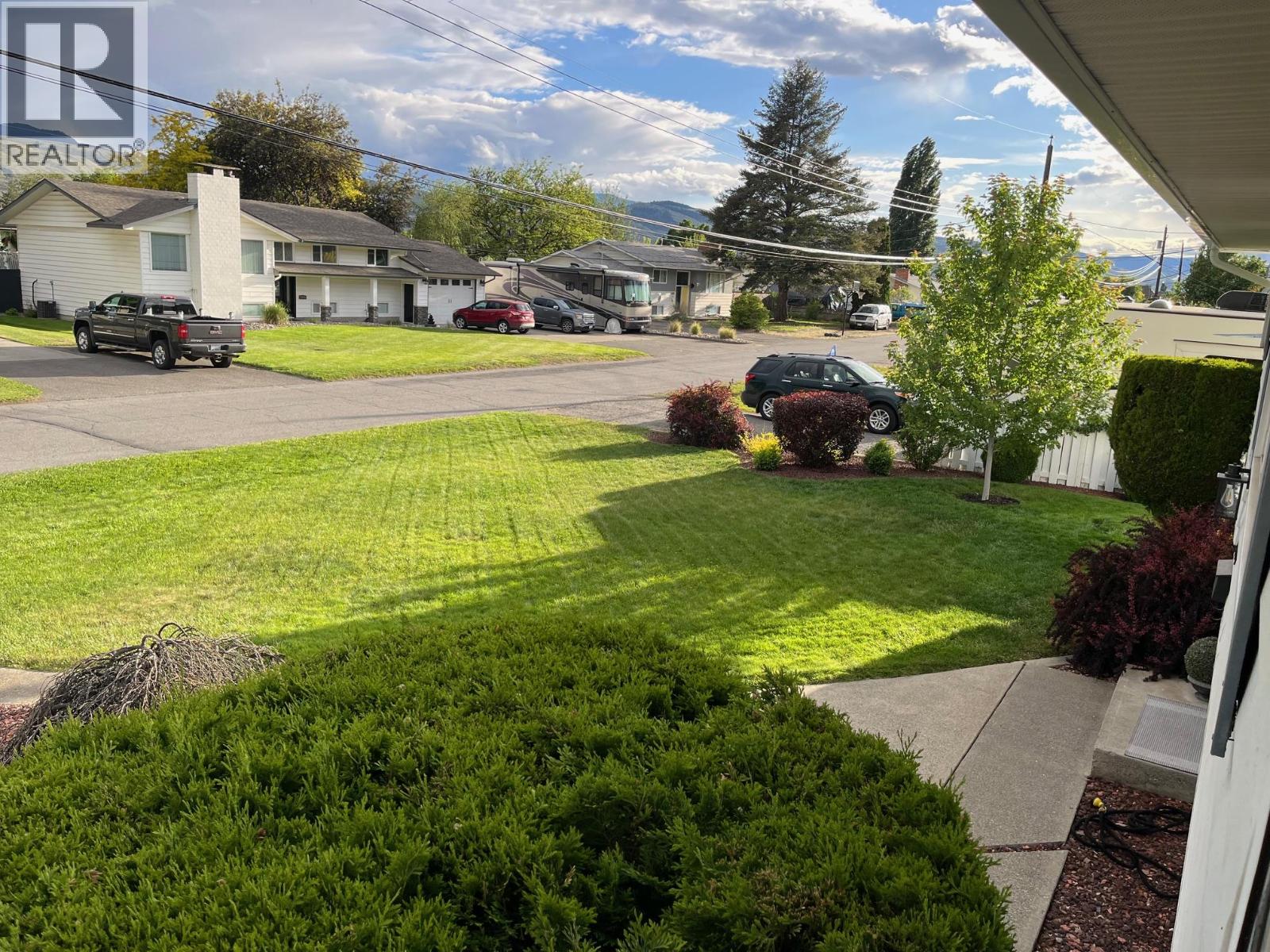 2460 Briarwood Avenue, Kamloops, British Columbia  V2B 4Z9 - Photo 54 - 10380069