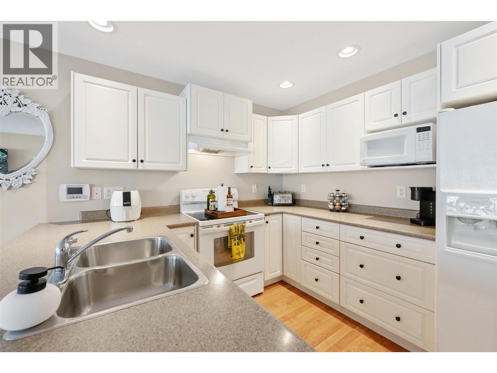601 9th Street Unit# 8, Keremeos, British Columbia  V0X 1N3 - Photo 18 - 10379575