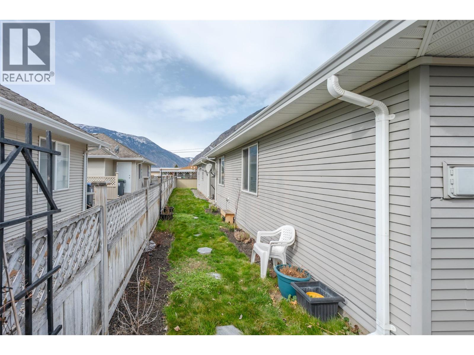 601 9th Street Unit# 8, Keremeos, British Columbia  V0X 1N3 - Photo 32 - 10379575