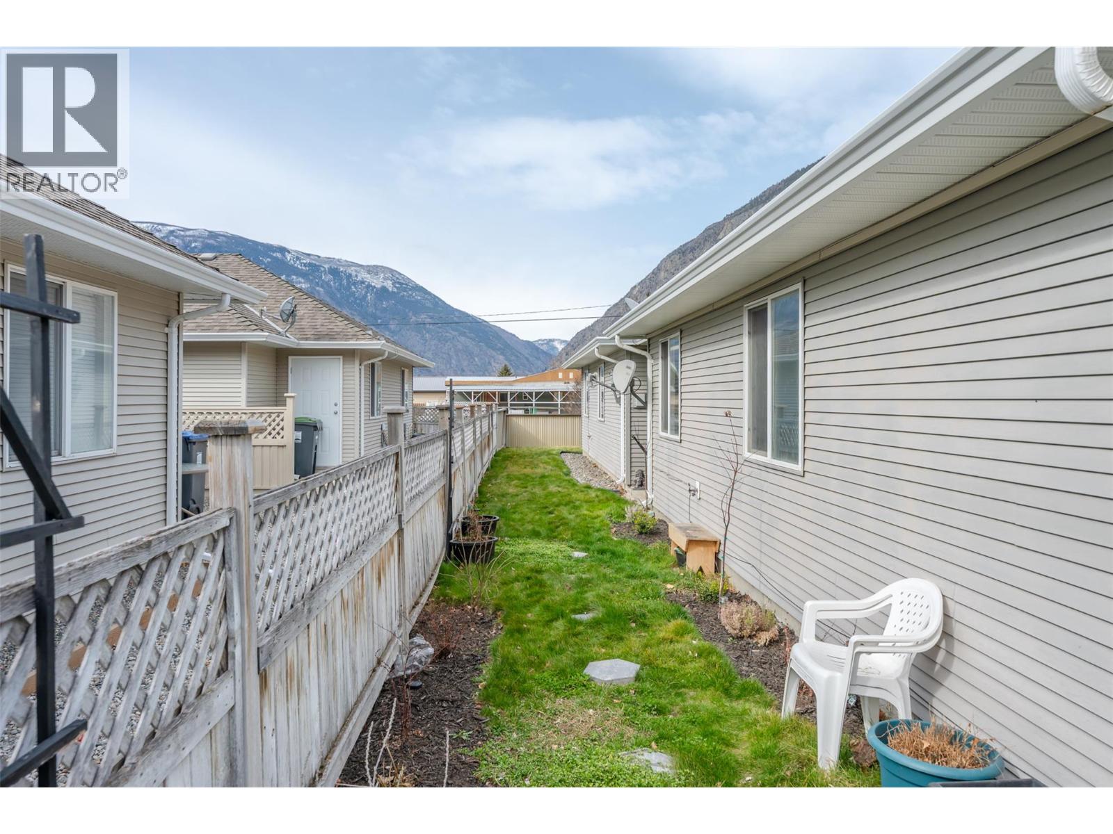 601 9th Street Unit# 8, Keremeos, British Columbia  V0X 1N3 - Photo 33 - 10379575