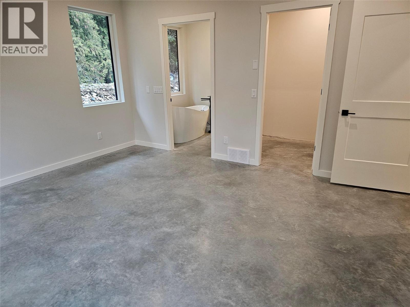 2801 Harlow Road, Nelson, British Columbia  V1L 6L3 - Photo 23 - 10379874