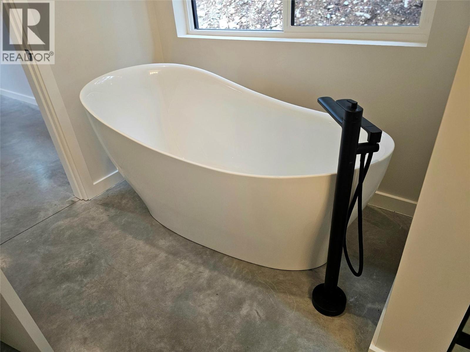 2801 Harlow Road, Nelson, British Columbia  V1L 6L3 - Photo 24 - 10379874