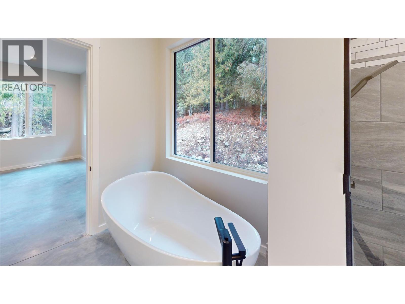 2801 Harlow Road, Nelson, British Columbia  V1L 6L3 - Photo 26 - 10379874