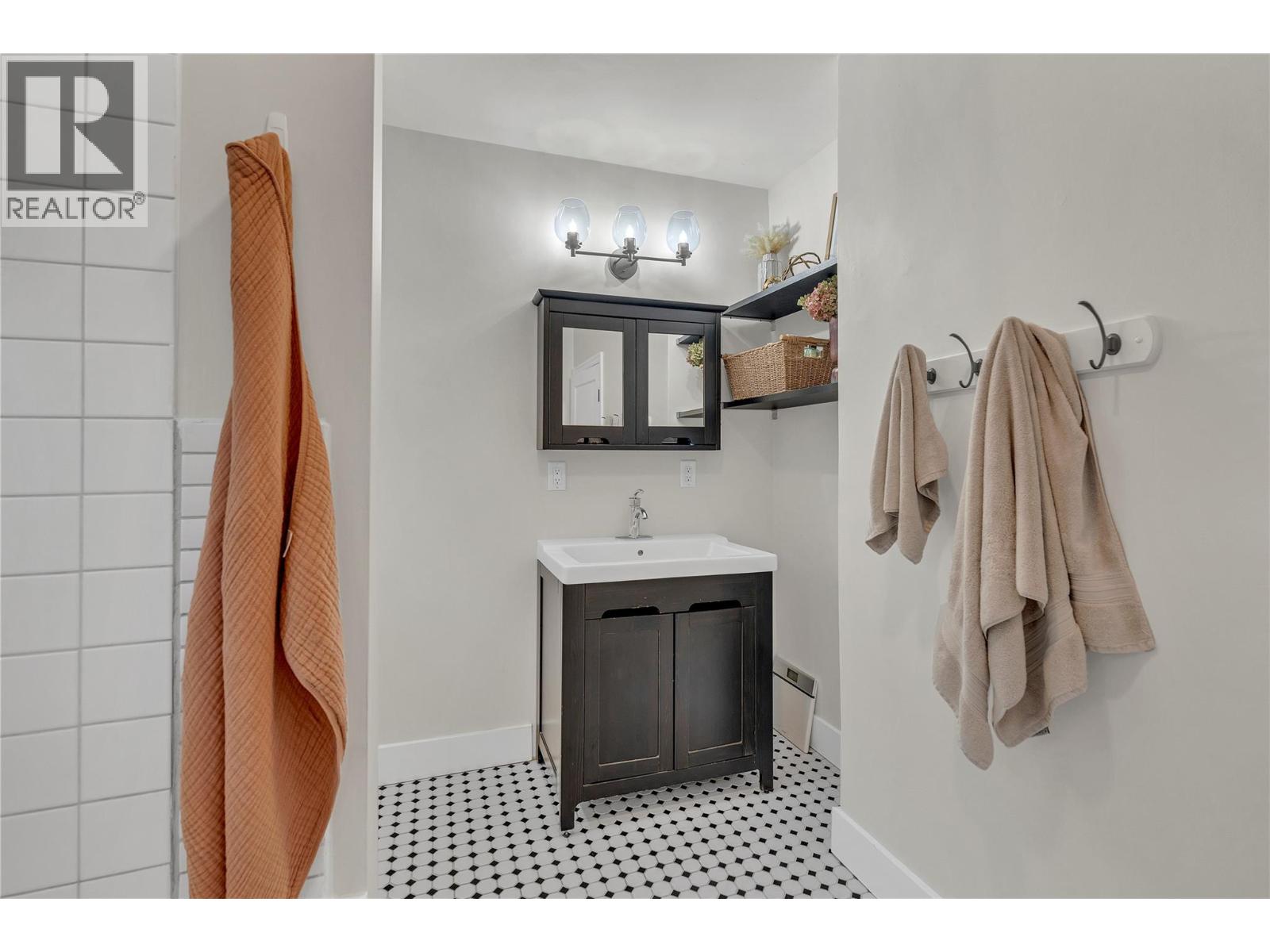 551 Burns Street Street, Penticton, British Columbia  V2A 4W9 - Photo 14 - 10379769