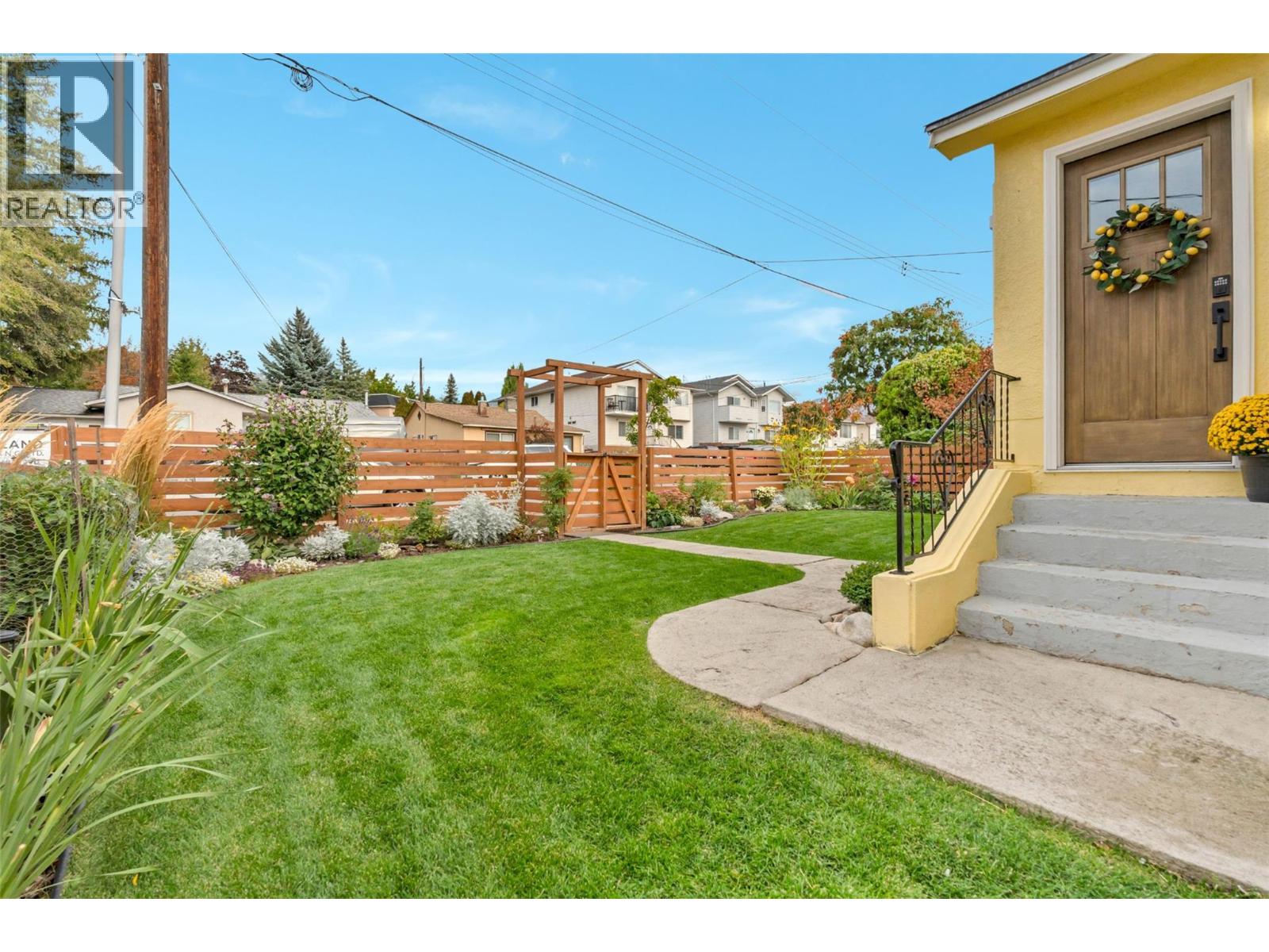 551 Burns Street Street, Penticton, British Columbia  V2A 4W9 - Photo 2 - 10379769