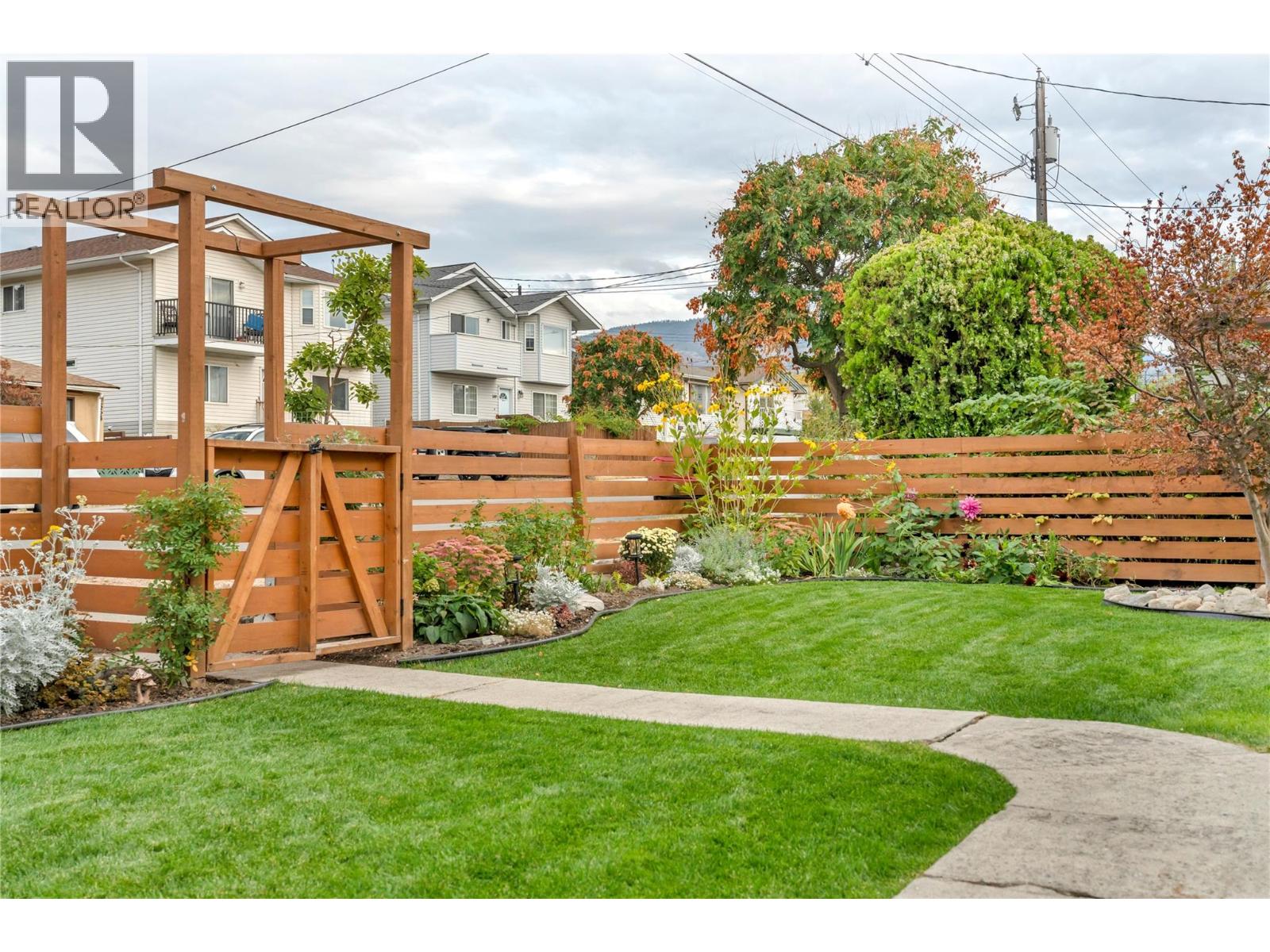 551 Burns Street Street, Penticton, British Columbia  V2A 4W9 - Photo 3 - 10379769