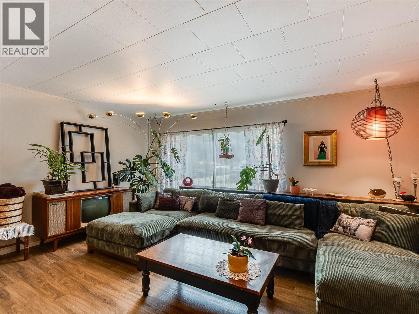 1057 Quance Street, Castlegar, British Columbia  V0G 1X0 - Photo 14 - 10379699