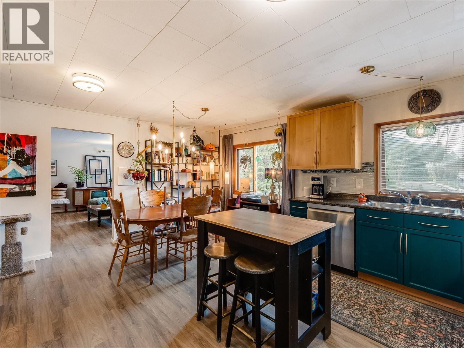 1057 Quance Street, Castlegar, British Columbia  V0G 1X0 - Photo 17 - 10379699