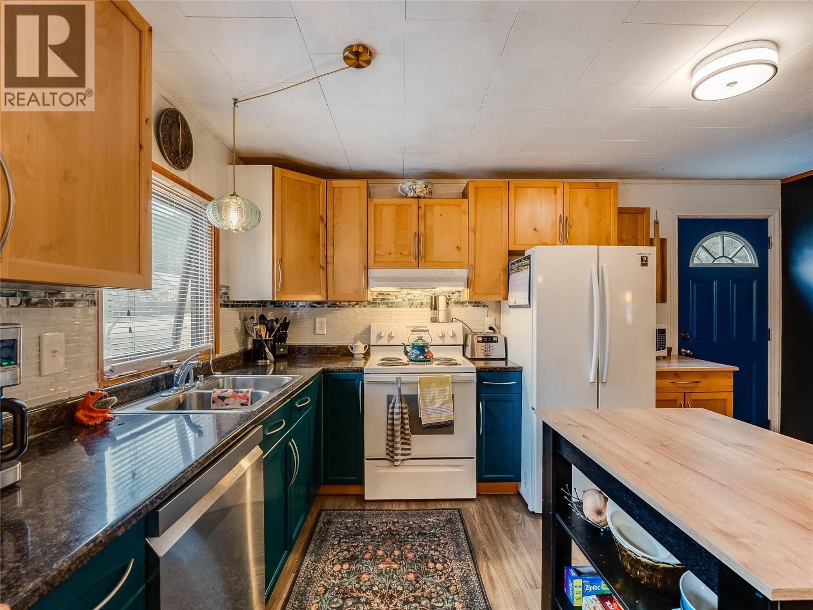 1057 Quance Street, Castlegar, British Columbia  V0G 1X0 - Photo 24 - 10379699