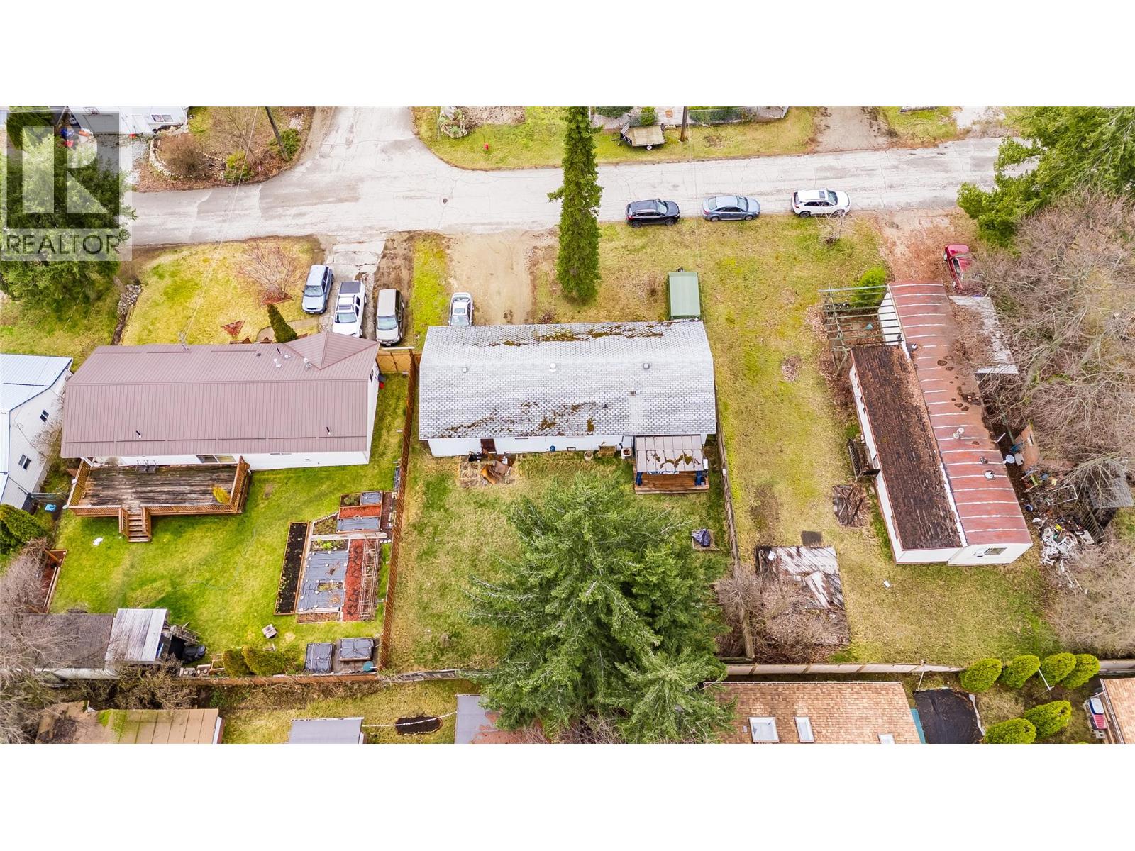 1057 Quance Street, Castlegar, British Columbia  V0G 1X0 - Photo 42 - 10379699